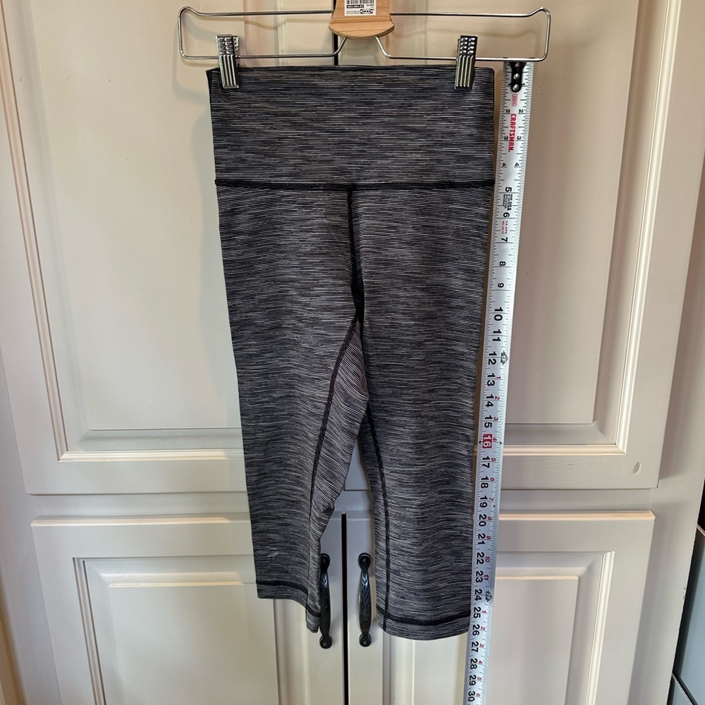 Lululemon Black and White Stripped Leggings Size 4